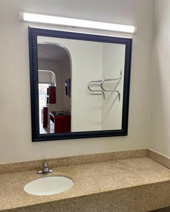 American Way Inn & Suites Memphis 3*,